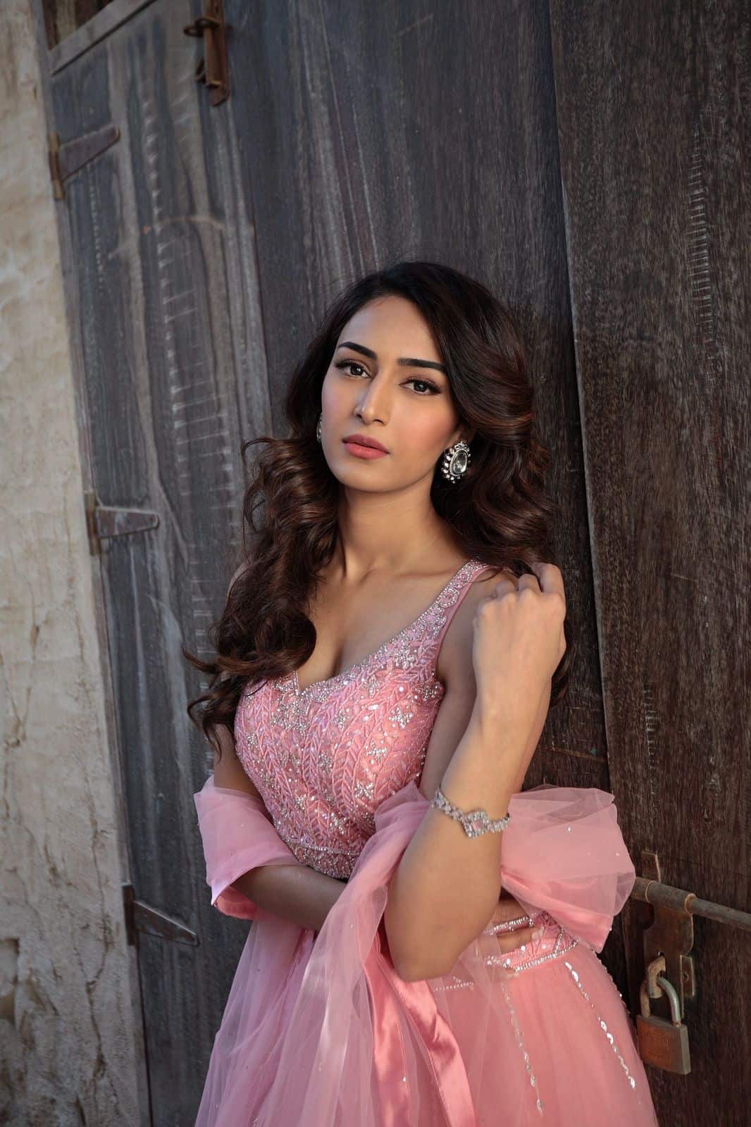Erica Fernandes